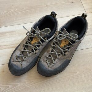 La Sportiva Boulder X Men’s Approach Shoe, EU 43.5, Gray/Yellow